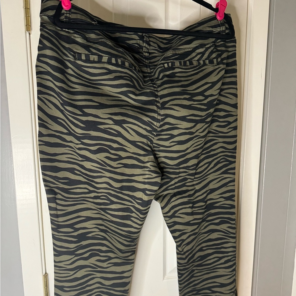 Animal print jeans army green